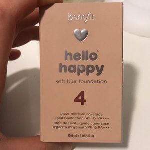 Benefit soft blur foundation